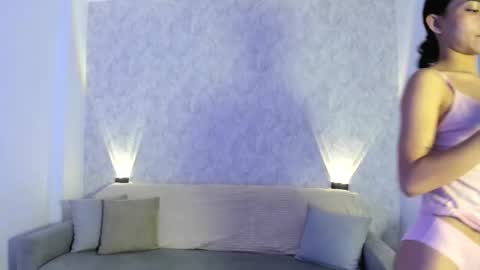    online show from December 2, 4:38 pm