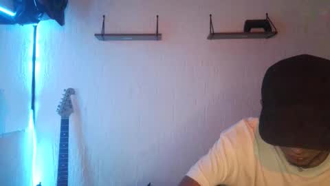Snapshot of aress_1 chatting on October 10, 2:50 am Ares online show from October 10, 2:50 am