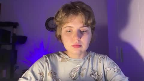 ari_crystal online show from March 9, 7:18 pm