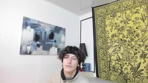 aria y orien  online show from November 19, 11:09 am