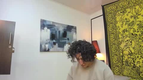 aria y orien  online show from September 24, 11:17 am