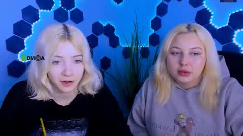 aria_blaze_ online show from March 18, 9:59 am