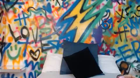 aria online show from April 9, 12:00 pm