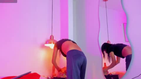 aria_millers1 online show from April 16, 12:38 pm