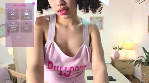 ariaa_23 online show from October 31, 4:18 pm
