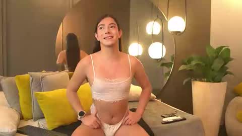 Ariaa online show from April 10, 7:29 pm