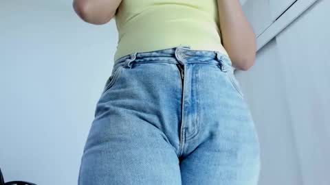 ariacoral online show from February 18, 3:01 pm