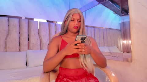 ariana_grande233 online show from May 29, 12:03 pm