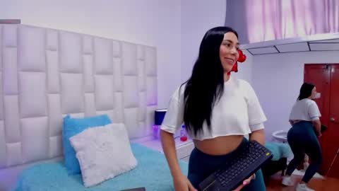  ariana  online show from March 4, 4:20 pm