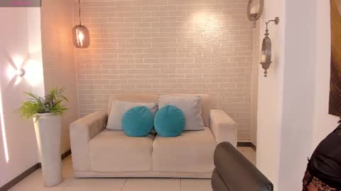 Ariana Castillo  online show from July 25, 12:03 pm