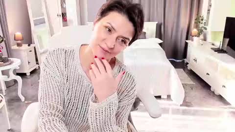 Ana online show from March 10, 1:21 pm