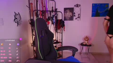 arianna_connorr online show from April 22, 5:31 pm