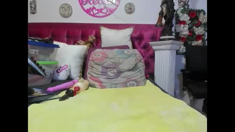 ariannablecker online show from October 9, 6:13 pm