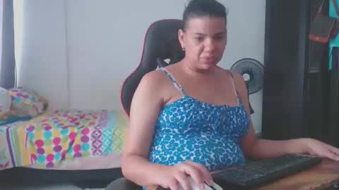 ariannaloovel online show from April 3, 7:10 pm