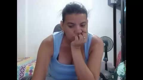 ariannaloovel online show from May 27, 1:57 am