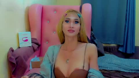 VAL online show from April 7, 6:43 pm