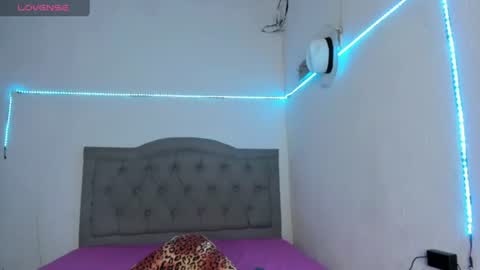 ariel_adan online show from June 20, 7:20 pm