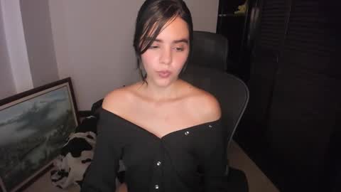 Snapshot of ariel_pinkdiamond chatting on September 22, 9:30 pm Ariel Pink Diamond online show from September 22, 9:30 pm