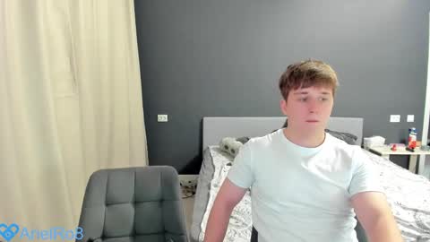 Ariel online show from May 24, 7:53 pm