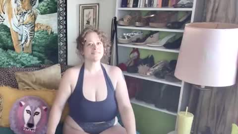 Arielle Ari online show from November 3, 5:03 pm