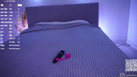 arielkielly online show from November 19, 7:08 am