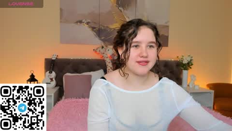 Snapshot of ariella_sol chatting on January 30, 1:22 am Ariella GTM3  Tue Wed Thu Fri Sat  0400 am-1030pm online show from January 30, 1:22 am