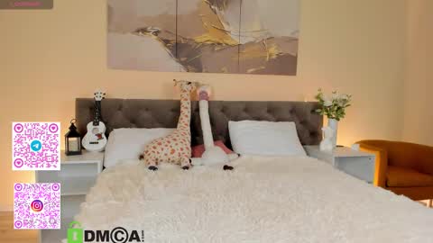 Snapshot of ariella_sol chatting on October 5, 1:36 am Ariella GTM3  Tue Wed Thu Fri Sat  0400 am-1030pm online show from October 5, 1:36 am