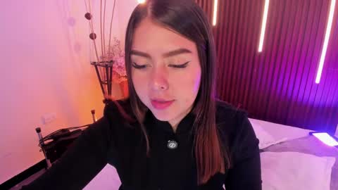  Arianna  online show from April 21, 3:41 pm