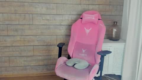 Arinakubrick online show from November 27, 4:42 am