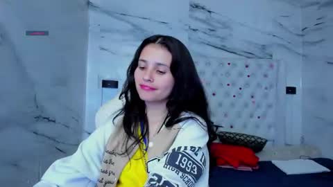 arisha_lee2 online show from July 7, 11:41 pm