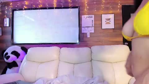 Ari  online show from June 20, 12:44 pm