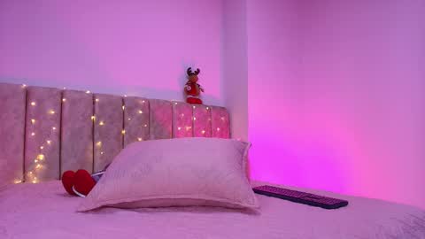 Arleth  online show from December 2, 3:05 am