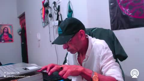 Snapshot of armaduradeacero chatting on October 11, 9:58 am armaduradeacero online show from October 11, 9:58 am