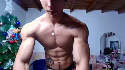 Snapshot of arnold_black69 chatting on December 23, 11:39 pm arnold black online show from December 23, 11:39 pm