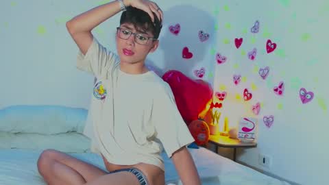 Arnold online show from February 15, 8:54 pm