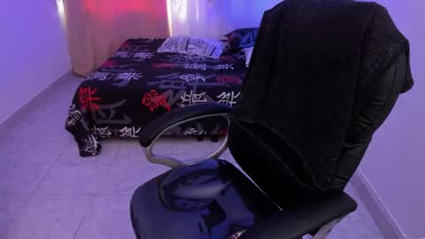 Aaron online show from February 3, 8:35 pm