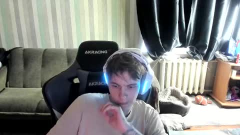Snapshot of aron_neall chatting on October 23, 6:48 am biggest penis online show from October 23, 6:48 am