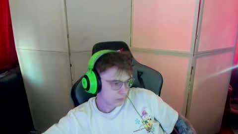 Snapshot of aron_neall chatting on March 9, 7:34 am biggest penis online show from March 9, 7:34 am