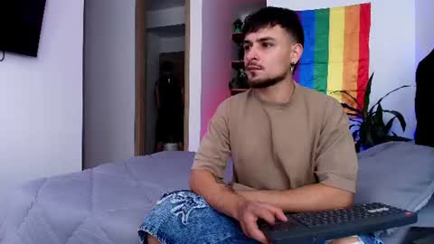 Aron Santoro online show from June 11, 4:27 pm