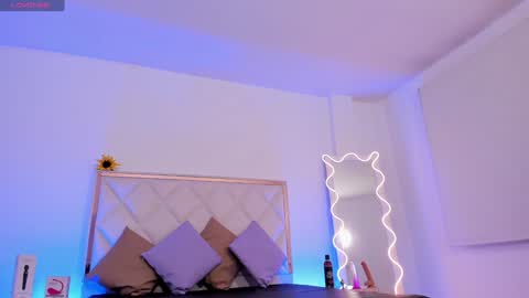 Snapshot of aron_tay chatting on January 11, 3:34 am your aron online show from January 11, 3:34 am