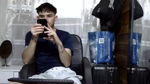 Aron G Franco online show from September 12, 4:53 pm