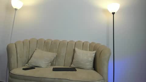   online show from September 30, 12:32 am