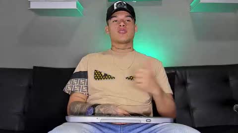 AROON HOT online show from February 6, 12:30 pm