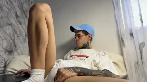   online show from March 28, 10:33 pm