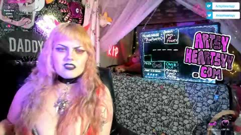 ArtsyHeartsyy online show from May 5, 1:34 am