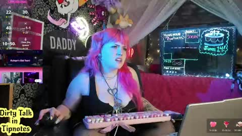 ArtsyHeartsyy online show from June 5, 2:51 am