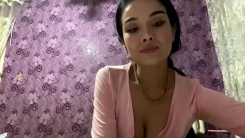 Amina online show from January 6, 6:34 pm