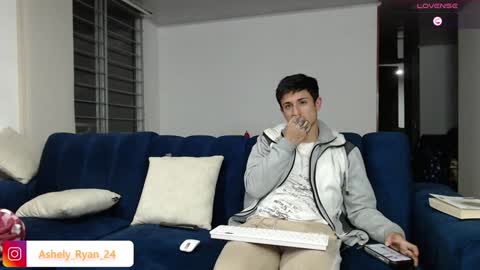 Ashley And Ryan  online show from January 29, 12:22 am