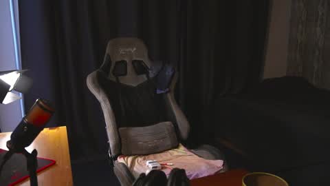 Jerk Machine online show from June 8, 11:11 am