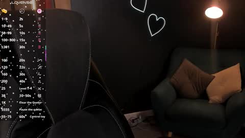 Ash online show from November 22, 12:14 pm